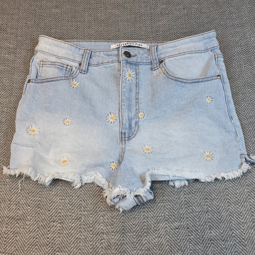 Celebrity Pink Womens Daisy Embroidered Denim Shorts Light Wash Cut Off 13/31